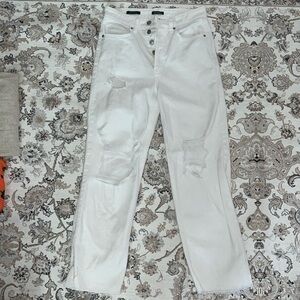 White Straight Leg Distressed Jeans🤍